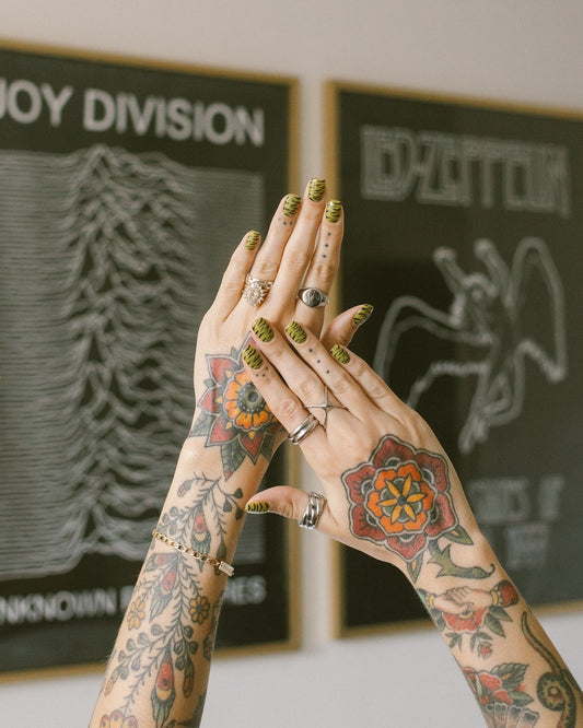 18 Trendy and Easy Very Short Nail Ideas