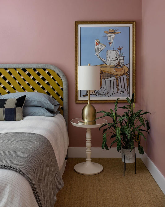 15 Dramatic Black & Pink Bedroom Ideas