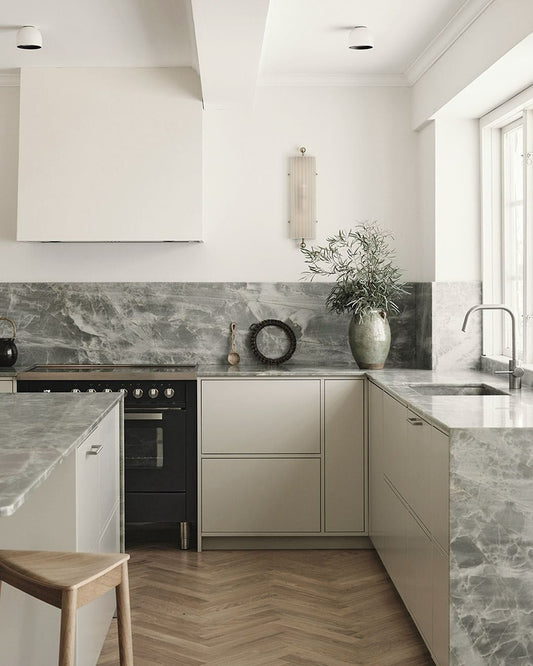 15 Sleek Gray Kitchen Ideas