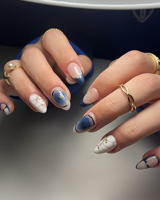 15 Ultimate Navy & Gold Nail Ideas