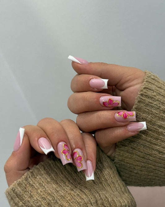 15 Dazzling French Tip Coffin Nail Ideas
