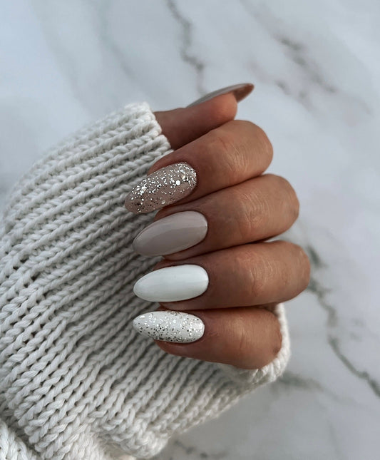 15 Cool Oval Nail Ideas That Feel Brand New