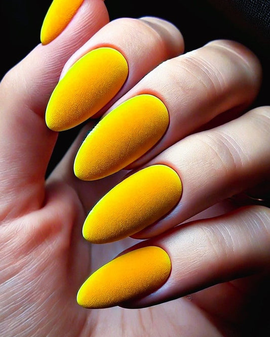 15 Radiant Solid Nail Color Ideas