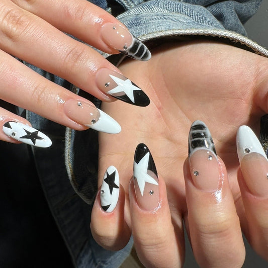 15 Sophisticated Black & White Nail Designs
