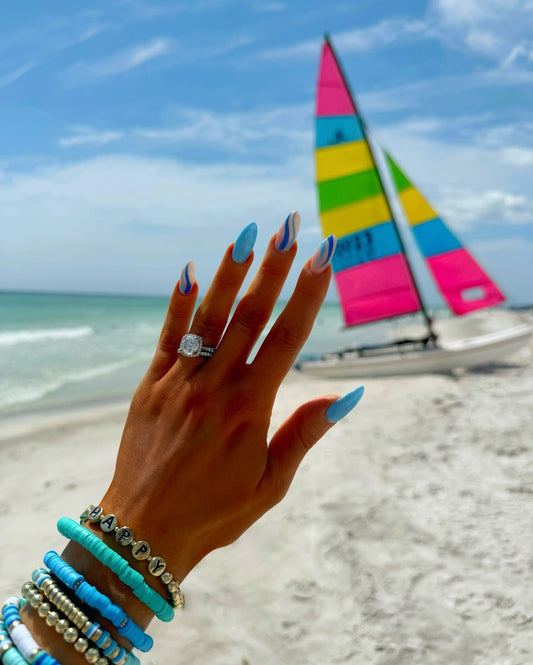 15 Creative Beach Nail Ideas That Wow