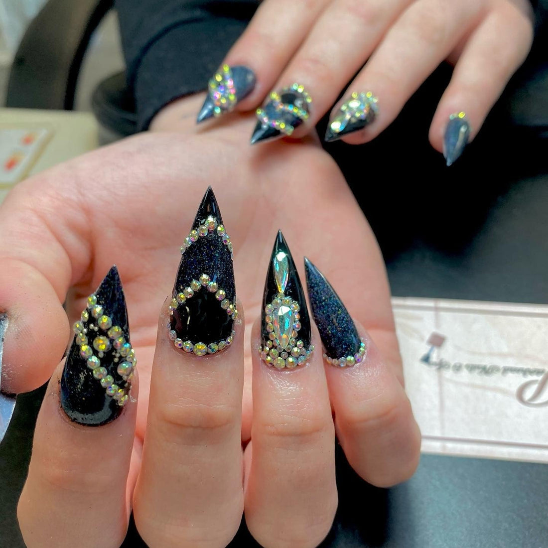 15 Trendy Pointed Nail Ideas Taking Over 2026