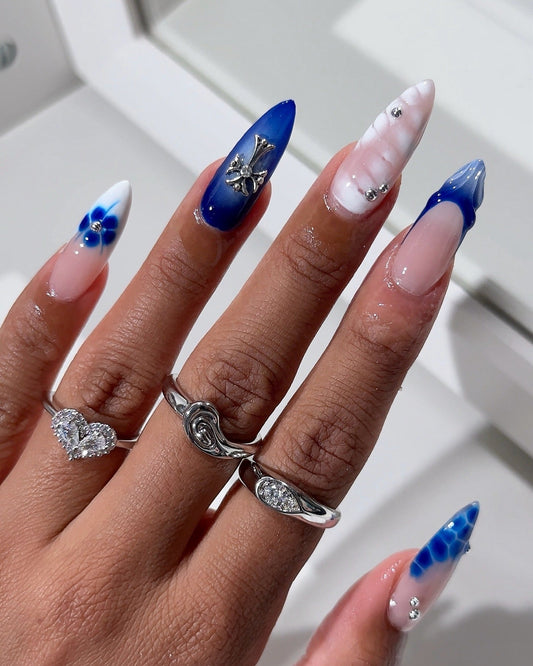 15 Stunning Blue Floral Nail Ideas for 2026