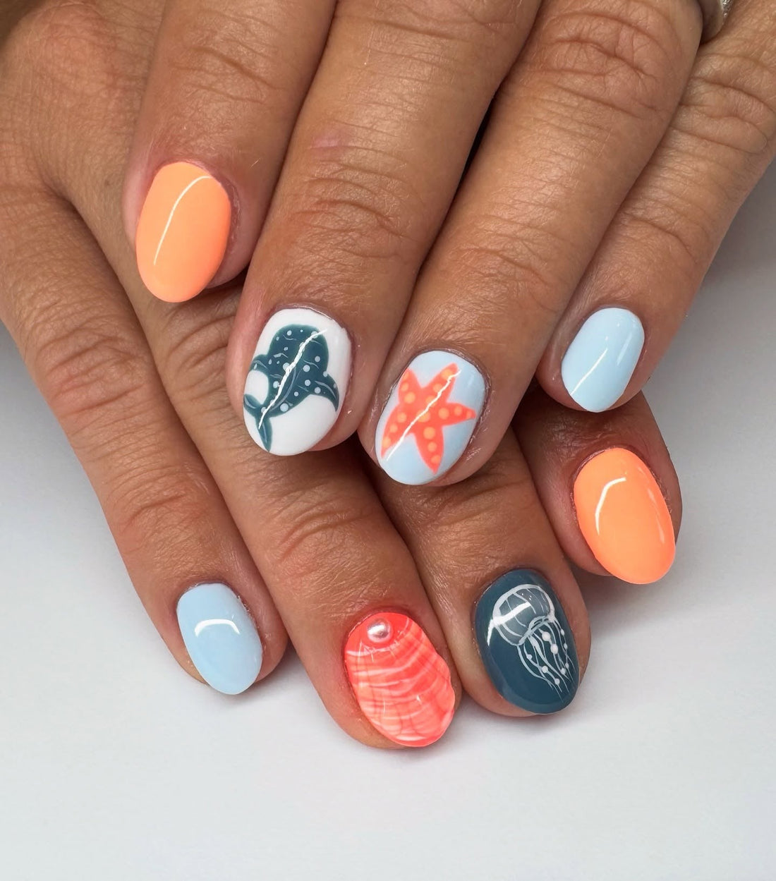 15 Dreamy Ocean Nail Ideas with Shimmering Details ✨