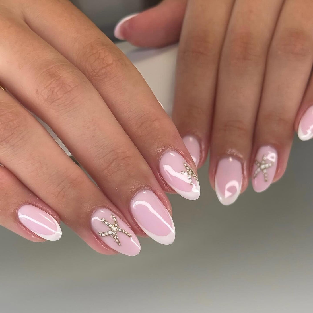 15 Best Elegant Almond Nails 2026
