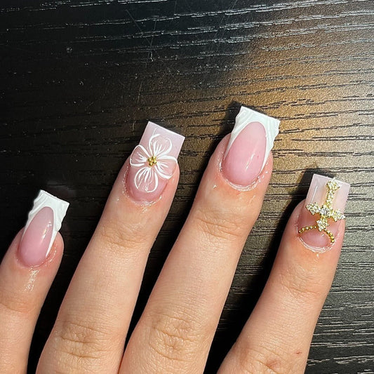 15 Easy Small Coffin Nail Ideas