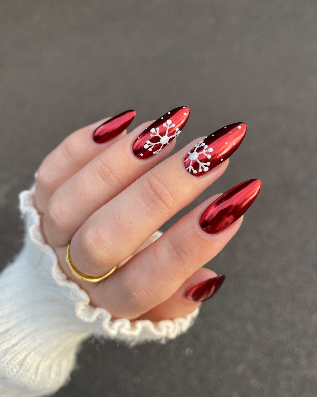 15 Snowflake Nail Ideas for Effortless Seasonal Chic