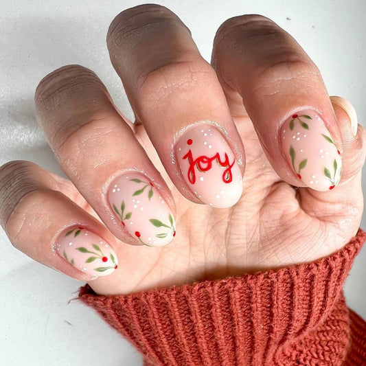 15 Top-Rated Easy Christmas Nail Styles
