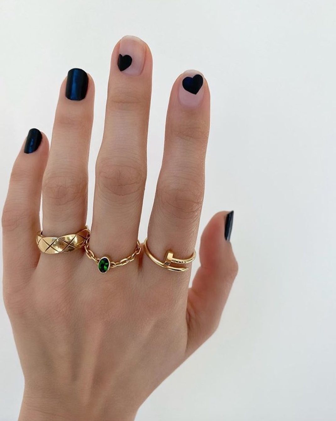 15 Black Heart Nail Ideas You’ll Screenshot