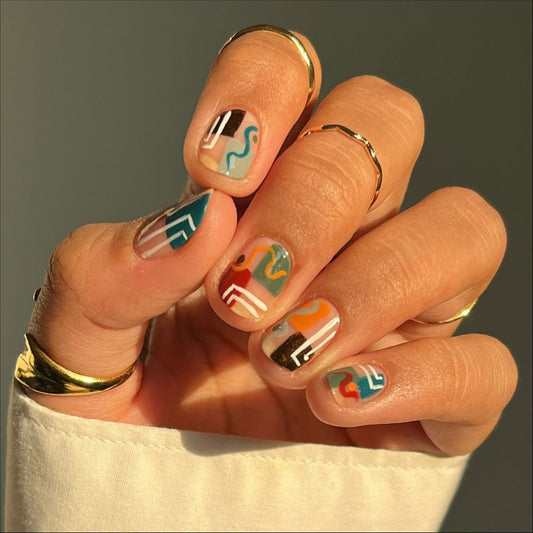 15 Pretty Squiggle Nail Ideas 2026