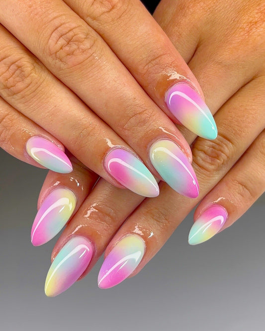 15 Short Almond Nail Ideas That Scream Elegance