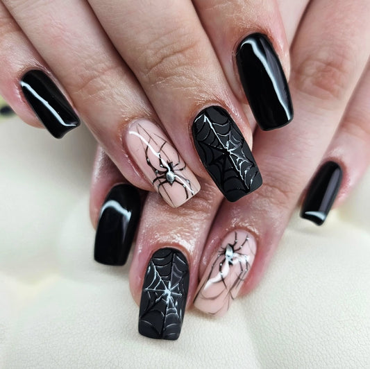15 Stunning Black Nail Ideas for 2025