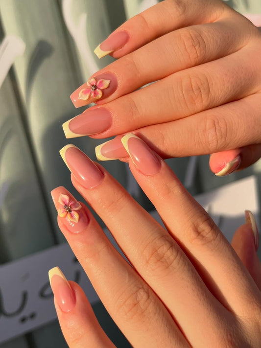 15 Squoval Nail Ideas for Chic Short Nails