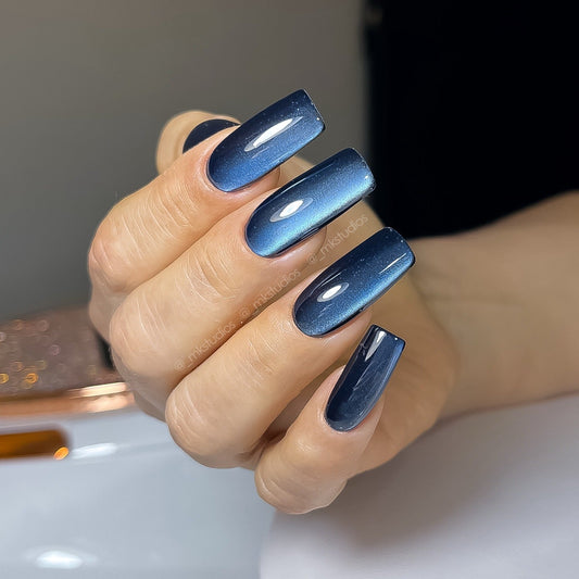 15 Blue Cat Eye Manicure Ideas 2026