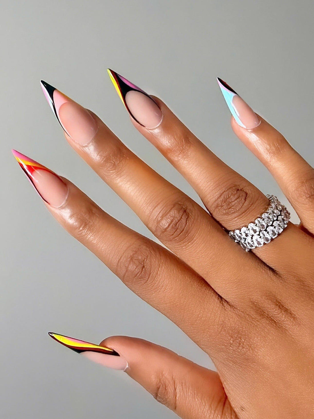 15 Short Stiletto Nail Ideas That Look Ultra Chic