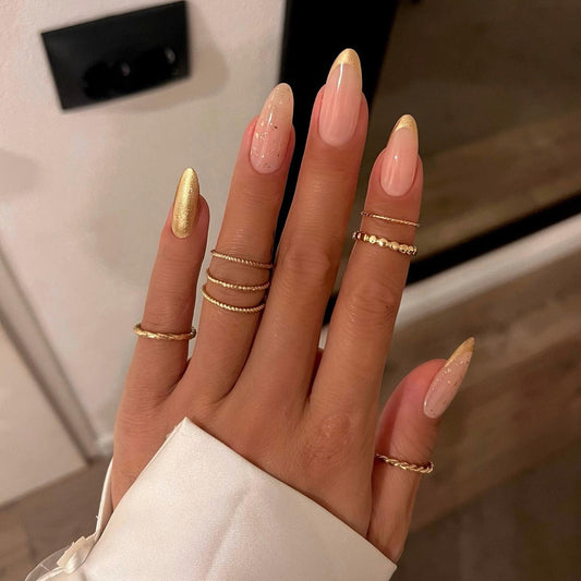 15 Fresh Winter Almond Nail Ideas 2026