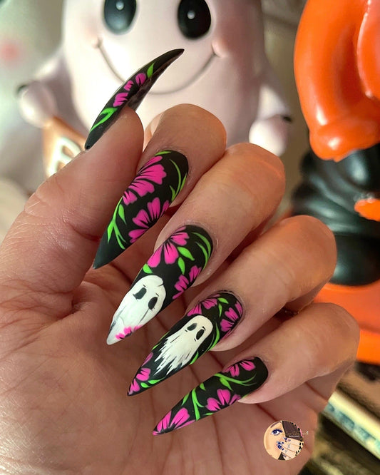 15 Top 90s Nail Ideas with Retro Vibes