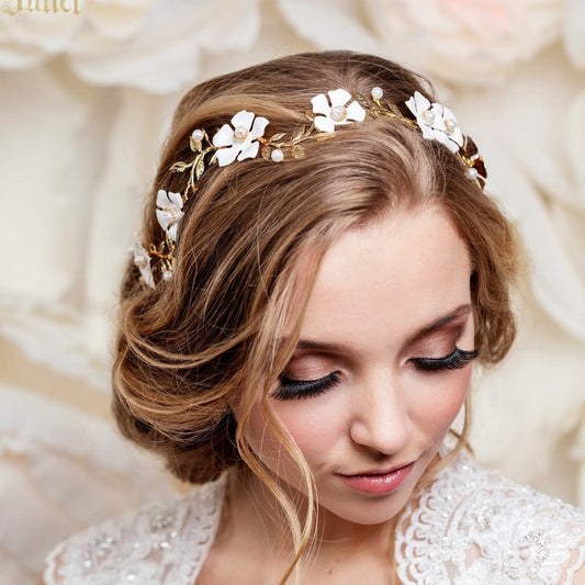 15 Show-Stopping Prom Hairstyles