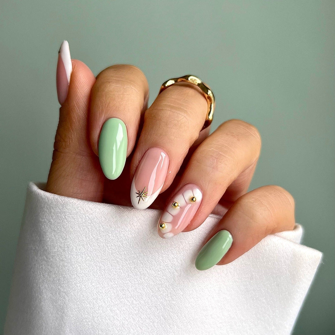 15 Light Green Nail Ideas for Everyday Style
