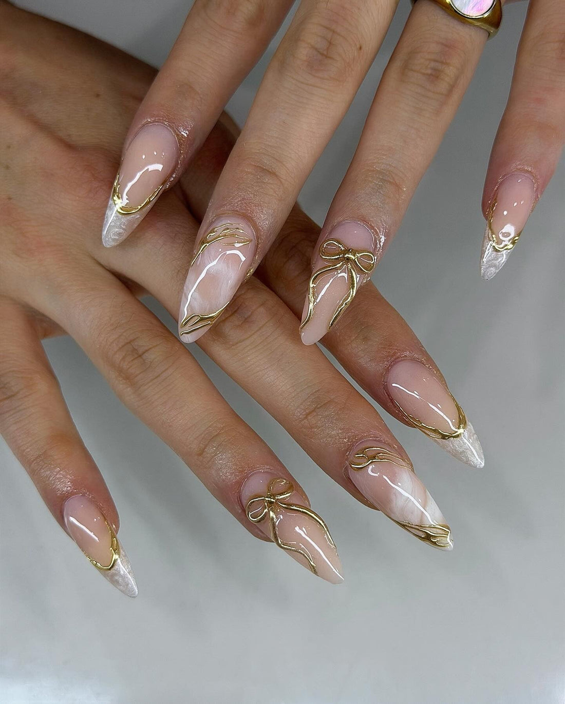 15 Gold Sparkle Nail Ideas 2026