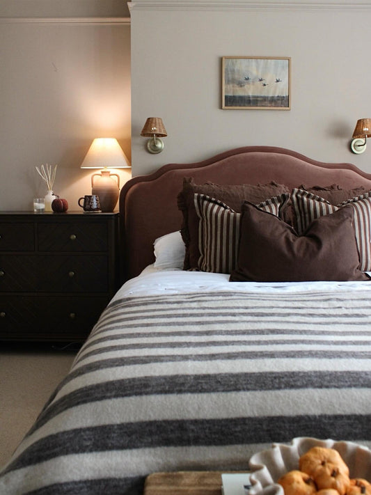 15 Minimal yet Chic French Bedroom Ideas for 2025 🕯️