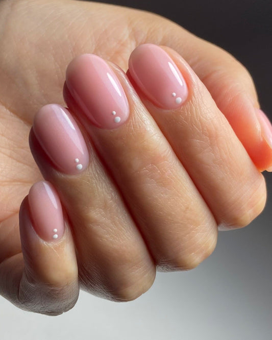 15 Soft and Feminine Short Oval Nail Ideas for 2025 💕