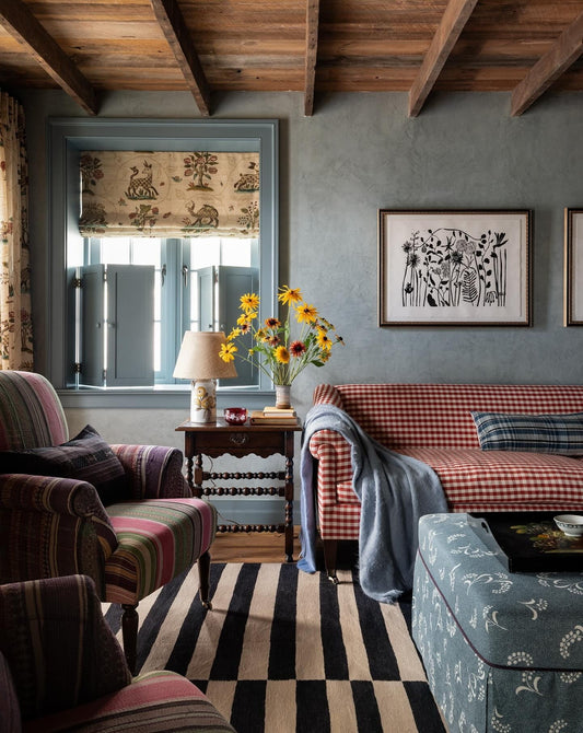 15 Old House Living Room Ideas with Warmth