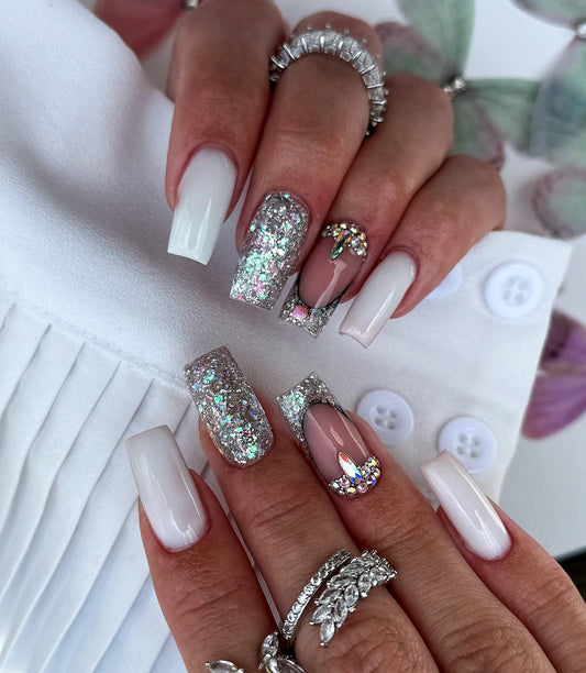 15 Modern White Glitter Nail Ideas That Feel Fresh