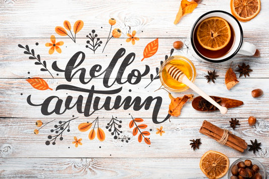 Free Above View Autumn Arrangement On Wooden Background Psd