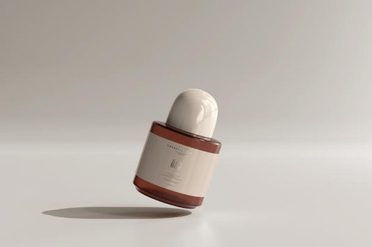 Free Amber Glass Cosmetic Bottle Mockup Psd