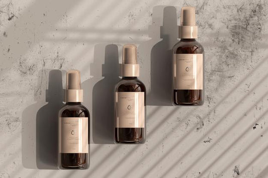 Free Amber Glass Cosmetic Spray Bottle Mockup Psd