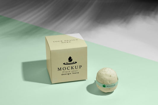 Free Arrangement With Box And Bath Bomb Psd