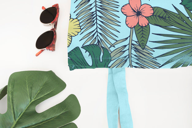 Free Bag Mockup With Tropical Flowers Concept Psd