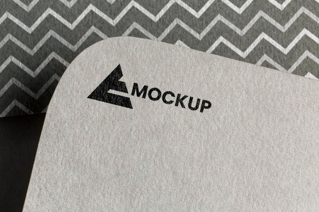 Free Business Branding On Card Mock-Up Arrangement Psd