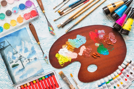 Free Canvas Mockup With Paint Materials Psd