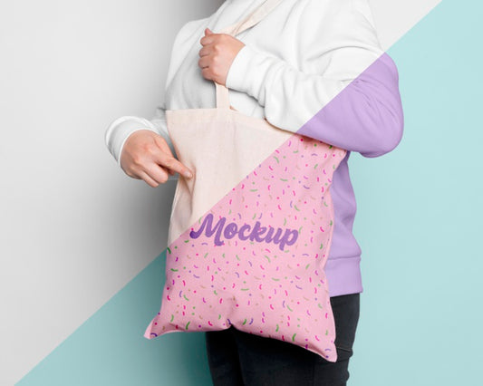 Free Cute Bag Concrpt Mock-Up Psd