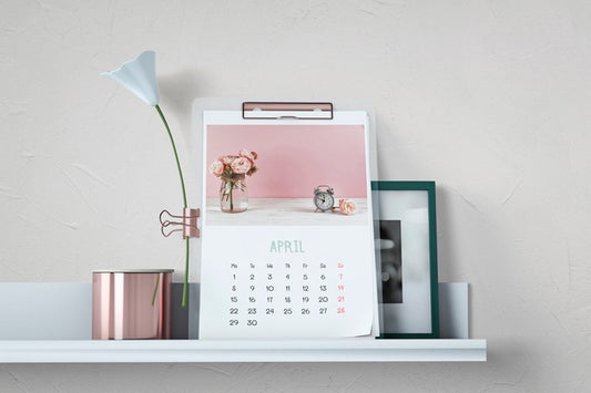 Free Decorative Calendar Mockup On Shelf Psd
