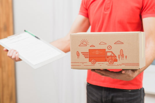 Free Delivery Mockup With Man Holding Box And Clipboard Psd