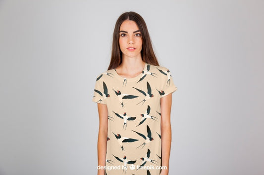 Free Female Fashion Concept Psd