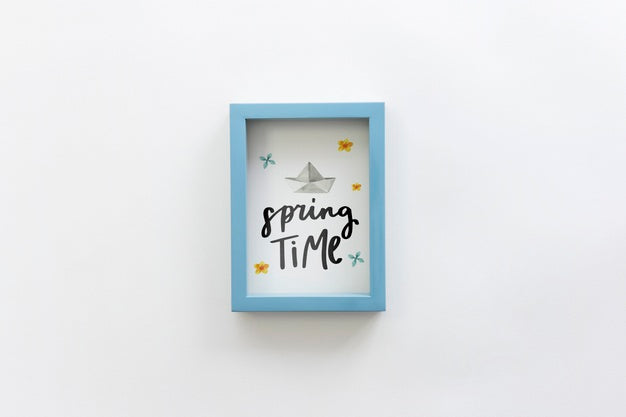 Free Flat Lay Frame Mockup With Spring Concept Psd