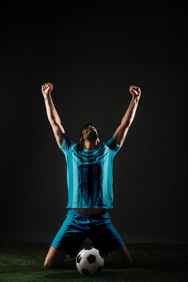Free Football Player Celebrating Psd