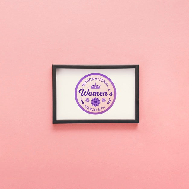 Free Frame Mock-Up On Pink Background Psd