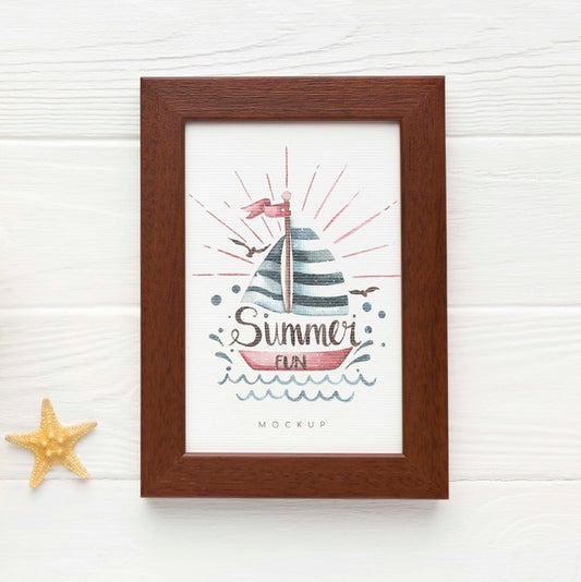 Free Frame On Wooden Background Mock-Up Psd