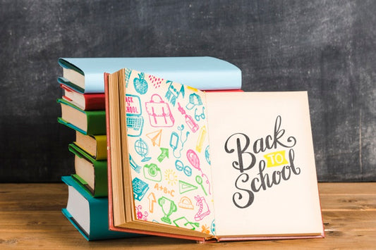 Free Front View Back To School With Open Book Psd