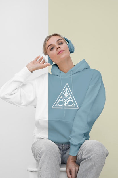 Free Front View Of Stylish Woman In Hoodie With Headphones Psd