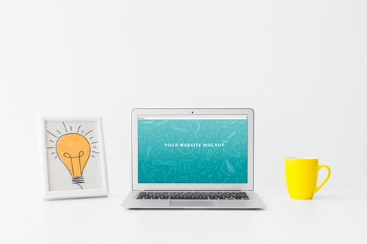 Free Laptop Mockup For Website Presentation With Back To School Concept Psd